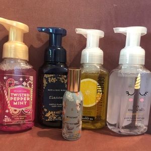 Bath & Bodyworks set of 4 soaps and 1 room spray